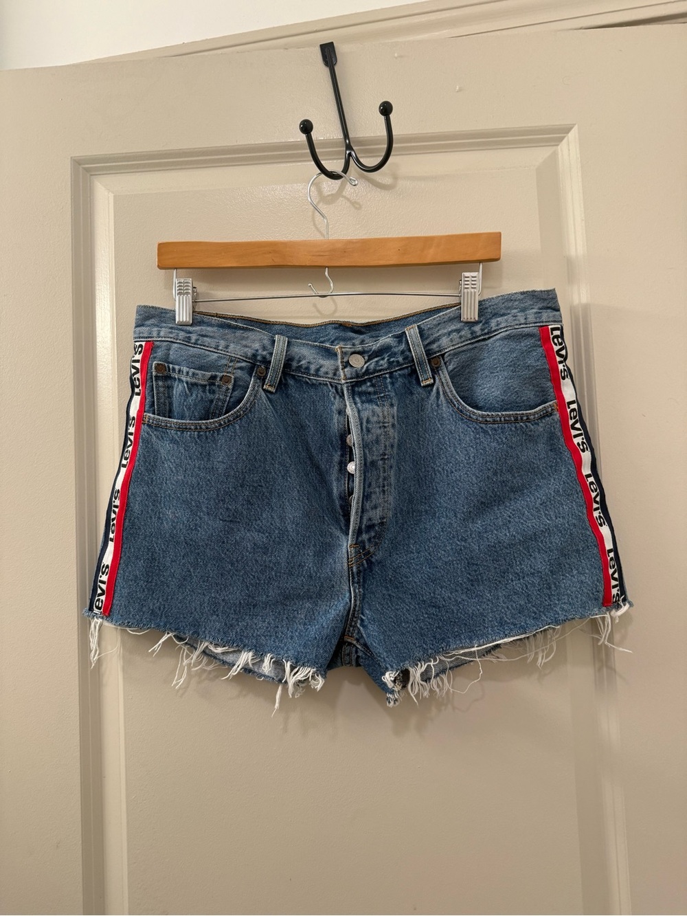 Levi’s Blue Cutoff Denim Shorts With Red and Blue Levi’s Logo Trim Size 32W